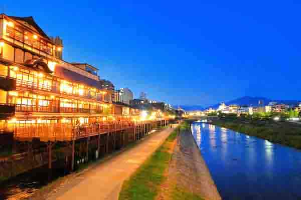 鮒鶴京都鴨川リゾート